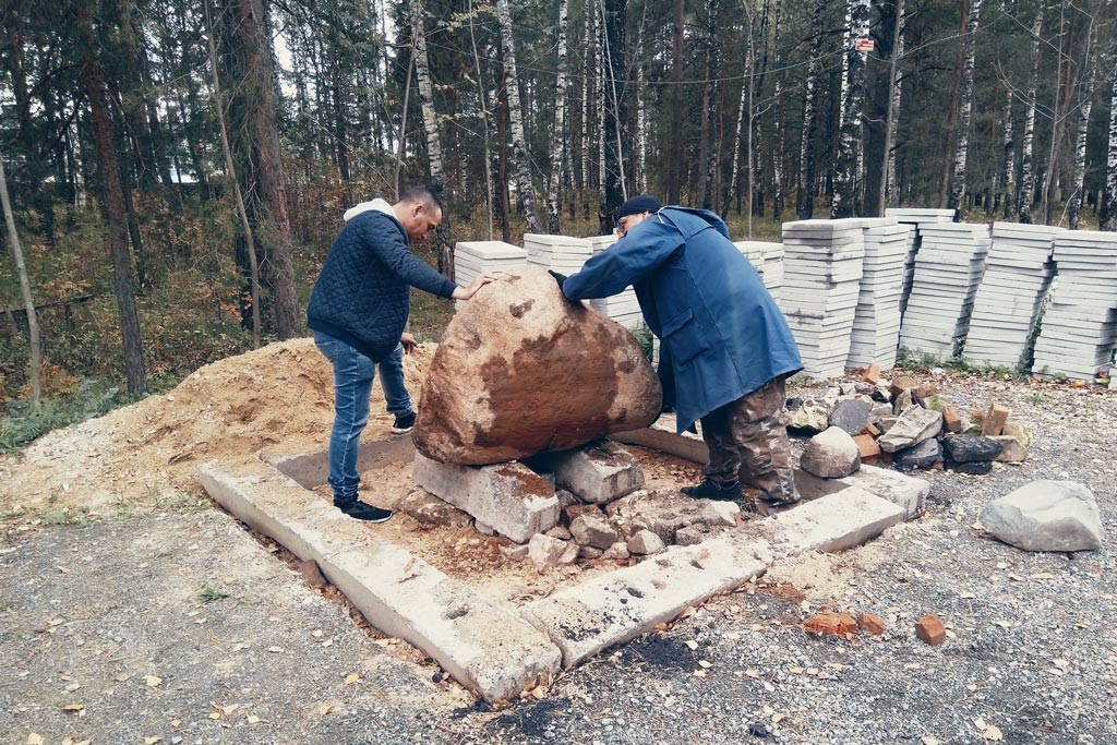 Строительство обелиска