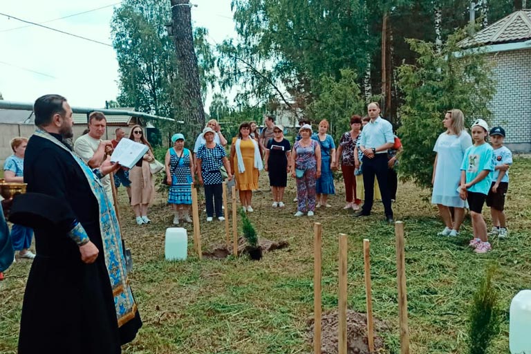 Увековечили память