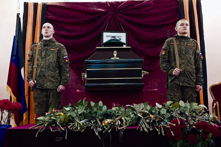 Простились с Героем России