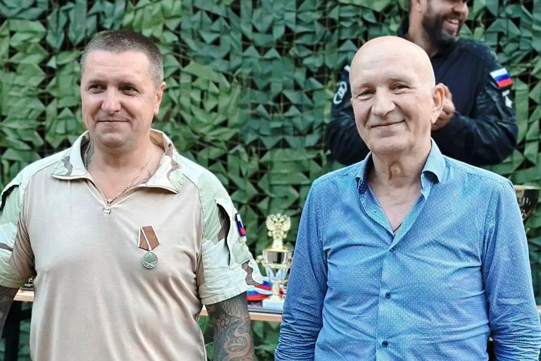 Вручена заслуженная награда